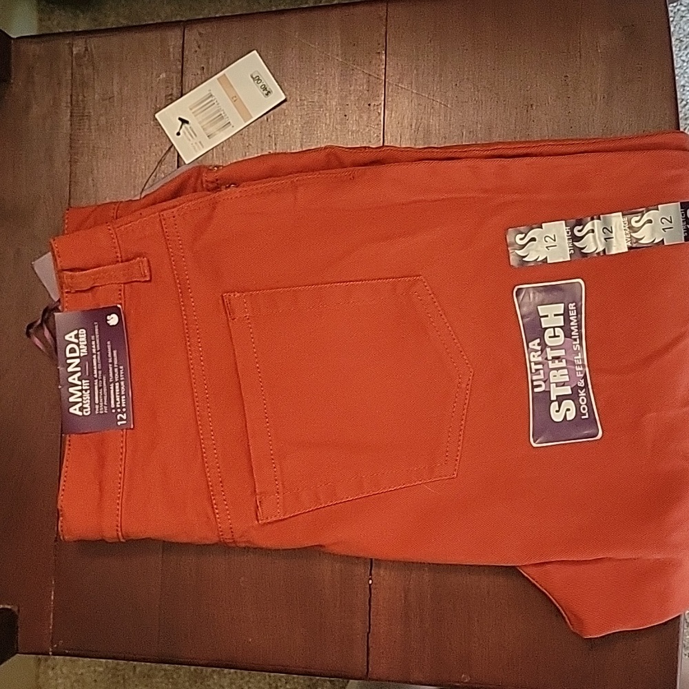 NWT Gloria Vanderbilt Women's Amanda Classic Fit Orange Jeans